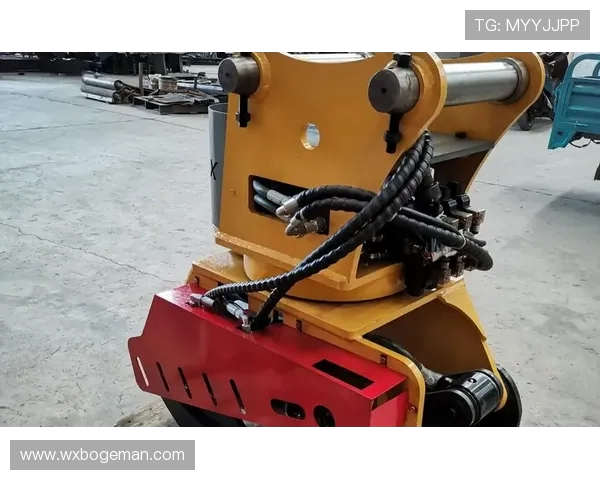 挖掘机森林伐木综合机